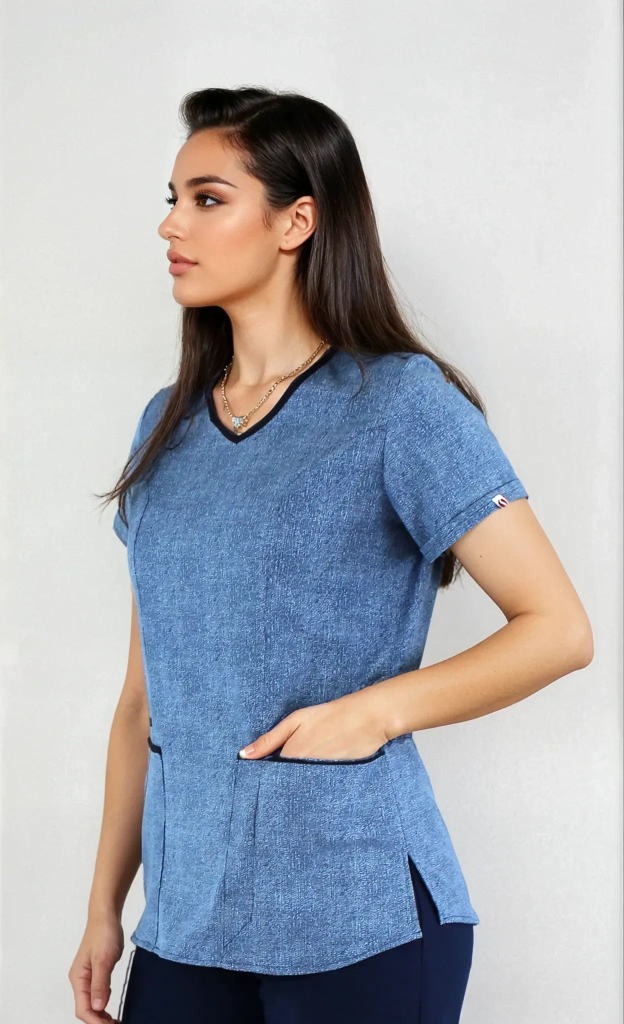 Uniforme Antifluido y Anticloro Azul