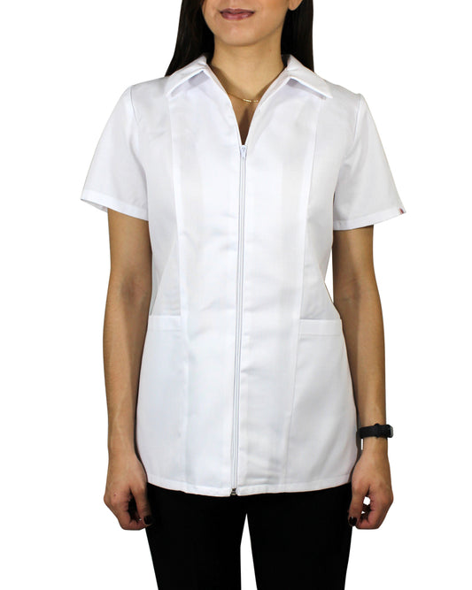 Bata Quirúrgica Antifluido con Libertad de Movimiento de Manga Corta para Mujer