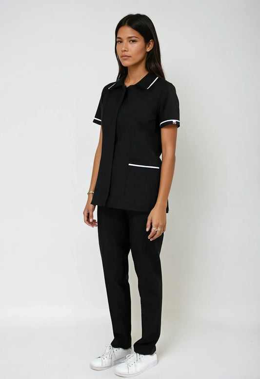 Uniforme Antifluído y Anticloro para servicio de limpieza Negro